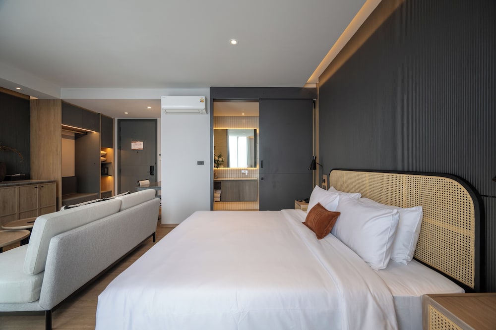 Signature Double Room, Balcony, Courtyard View