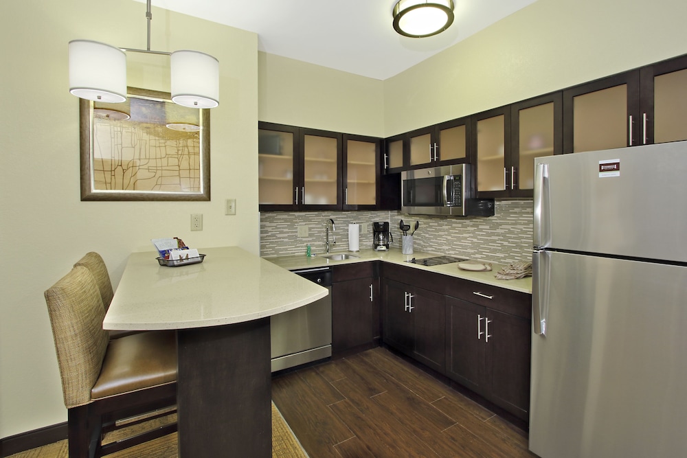Suite, 1 Bedroom, Accessible, Kitchen (2 Queen, Comm) photo 3