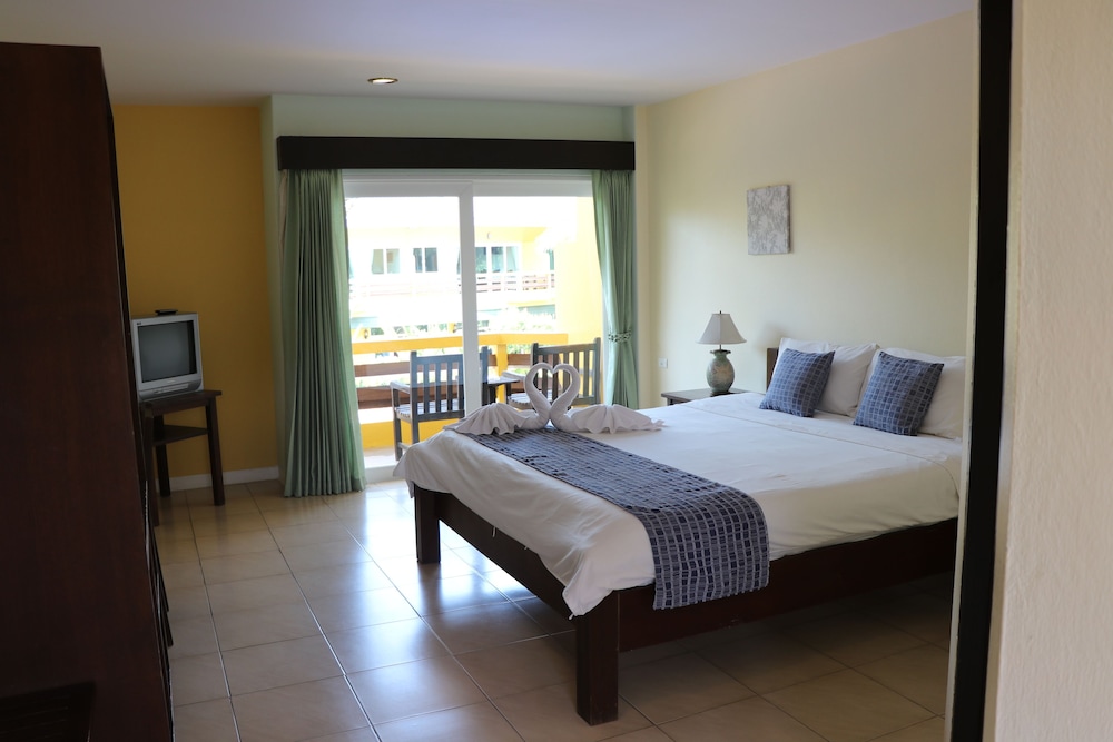 Deluxe Room, Partial Sea View - Photo 2