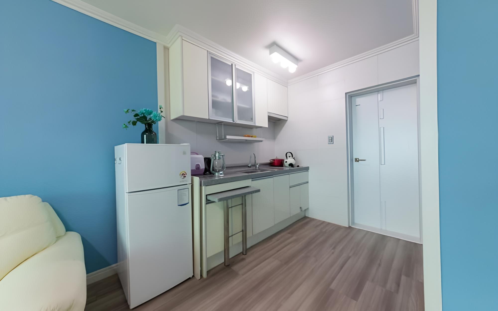 Room (101 sky blue) photo 1