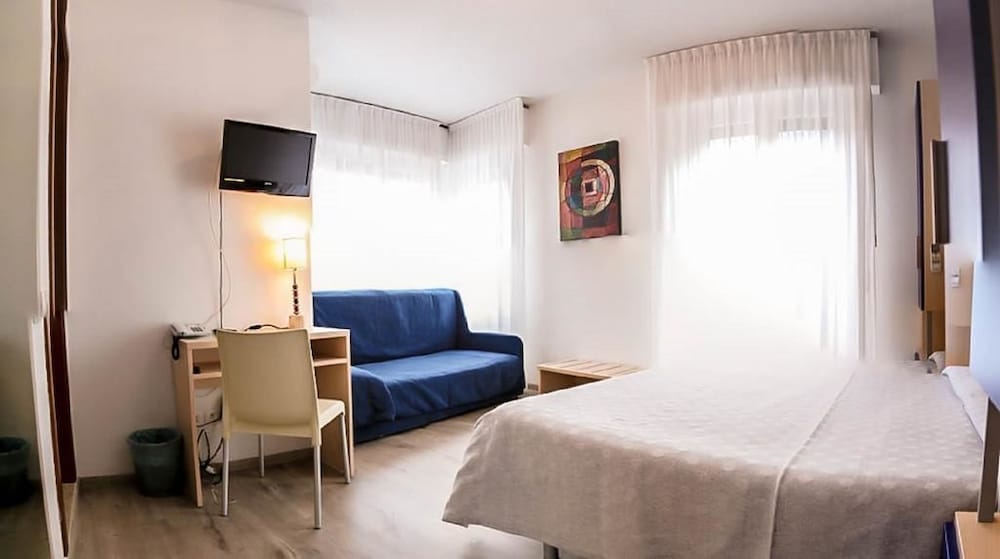 Double or Twin Room, Balcony, Mountain View photo 3