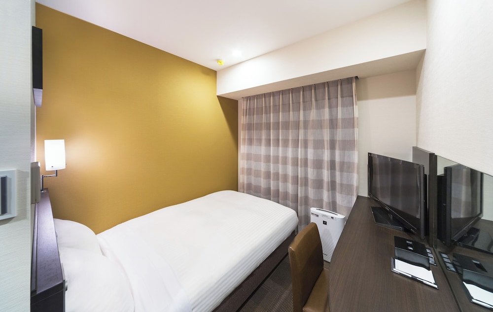 Single Room, 1 Large Twin Bed, Smoking photo 1