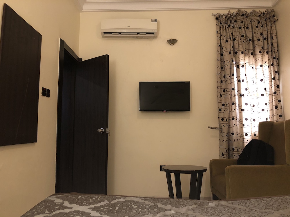 Diplomatic Suite