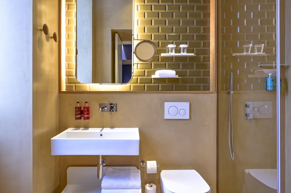 Double Room, City View - Photo 9