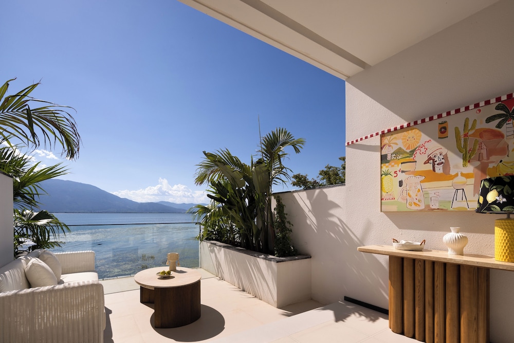 Superior Double Room, Patio, Sea View