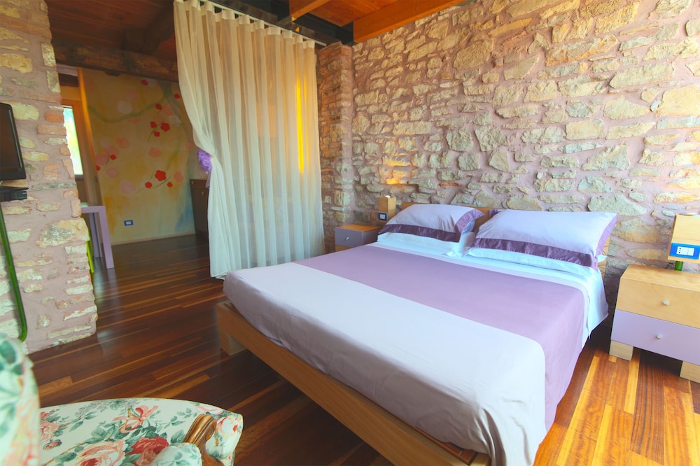 Superior Double Room, 1 Double Bed, Hill View photo 2