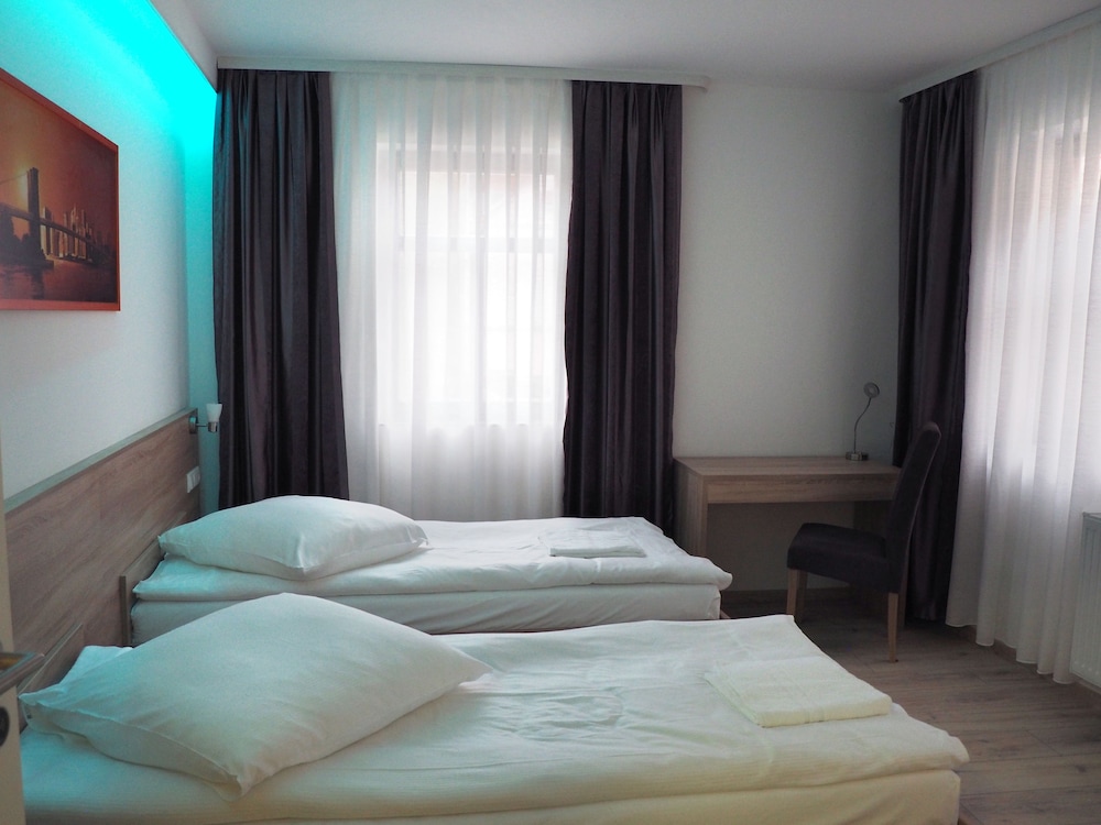 Deluxe Room, 1 Bedroom photo 3