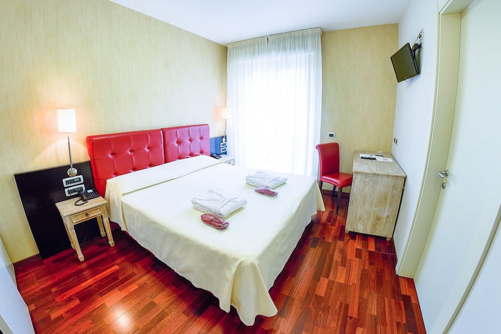 Double Room Single Use, Balcony - Photo 3