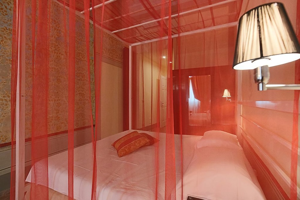 Luxury Double Room, Stair Access Only photo 2