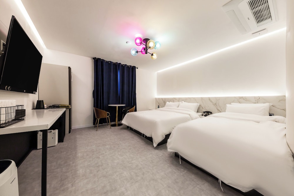 Deluxe Twin Room, City View photo 1