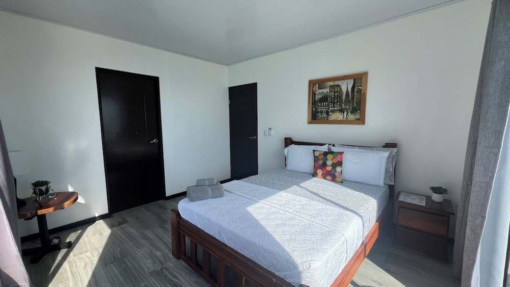 Casa de 4 habitaciones en Uvita LORO | Vistas panorámicas al océano