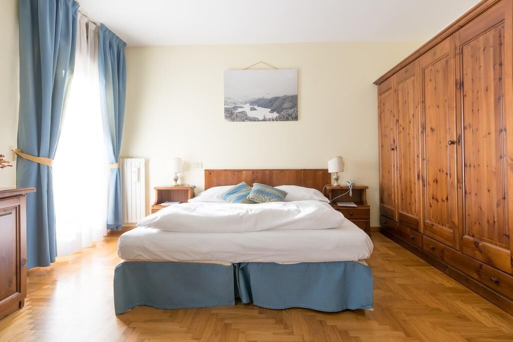 Classic Double Room, City View photo 1