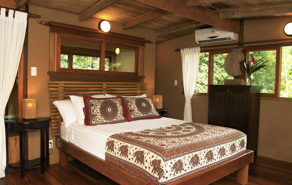 Luxury Studio Suite, 1 Queen Bed photo 3