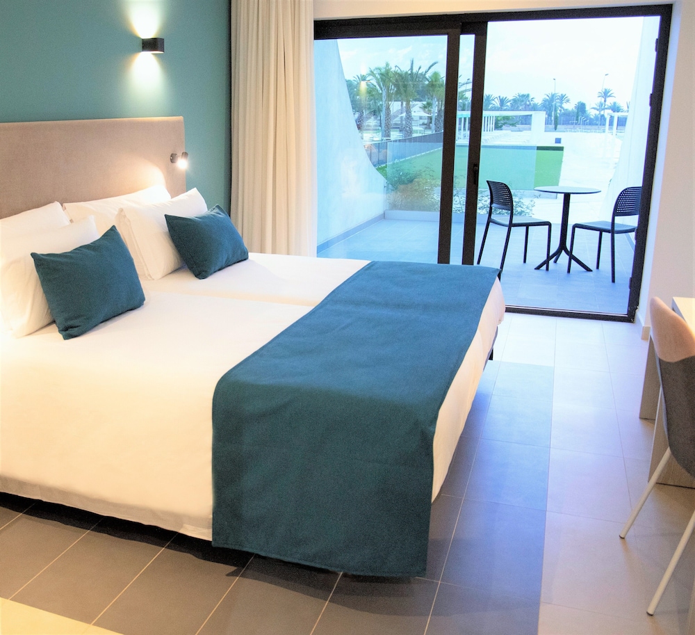 Double Room, Pool Access - Photo 5