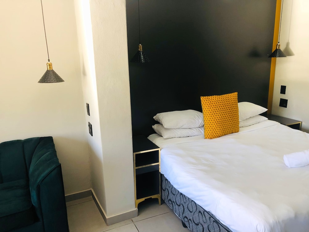Standard Twin Room, 2 Twin Beds - Photo 10