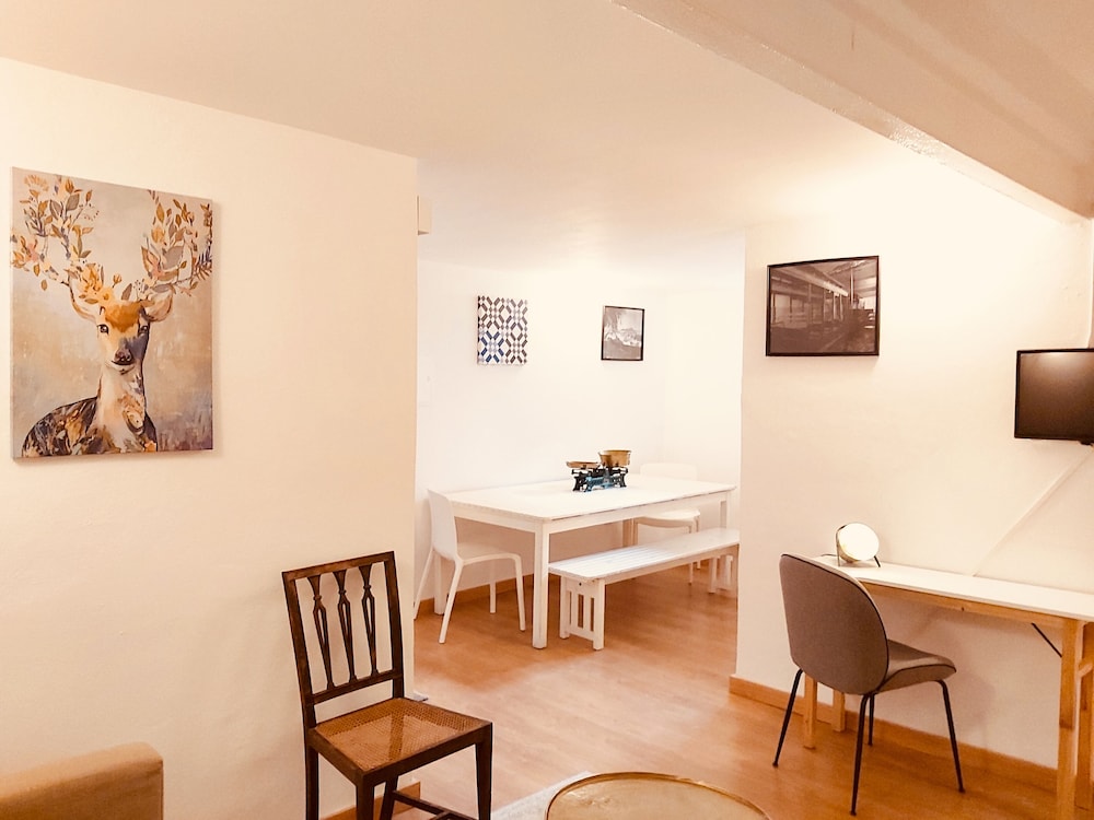 Basement Suite - Photo 8