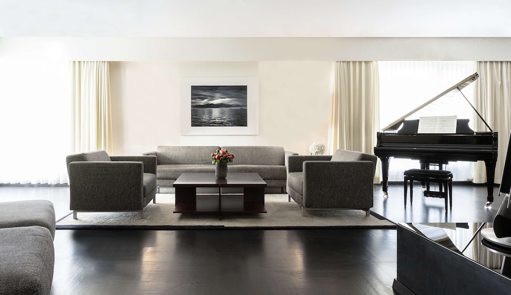 Executive Suite thumbnail 6