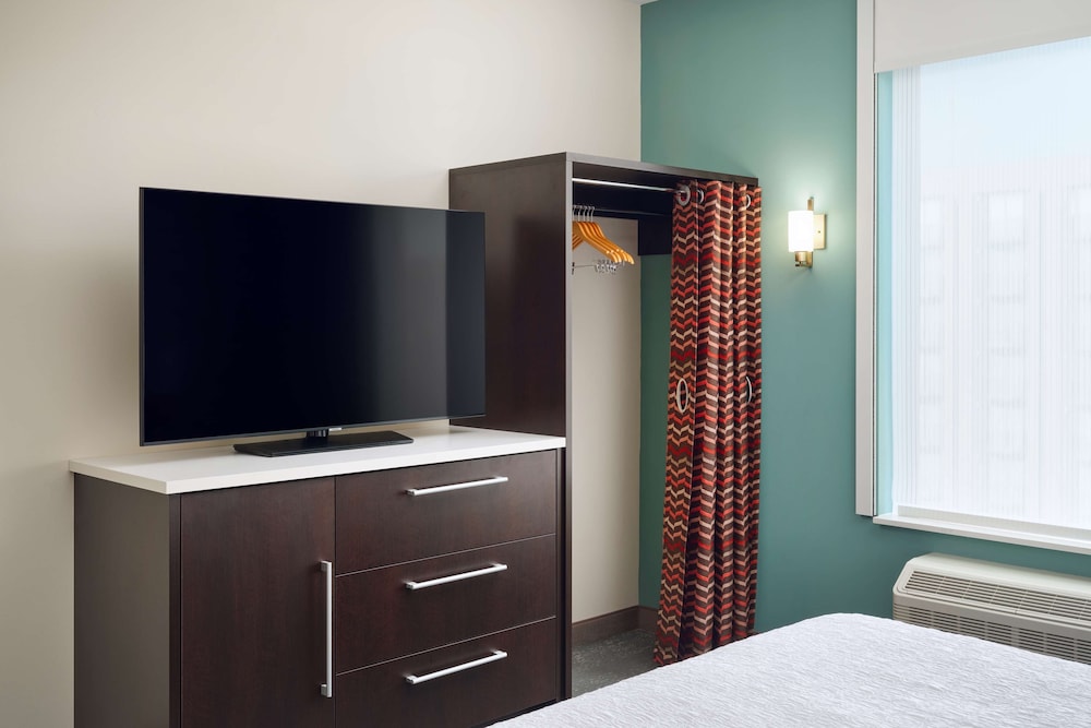 Suite, 1 King Bed, Accessible (Hearing) - Photo 5