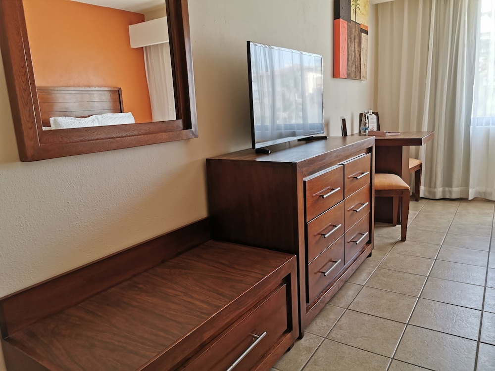 Standard Room, Partial Ocean View - Photo 4