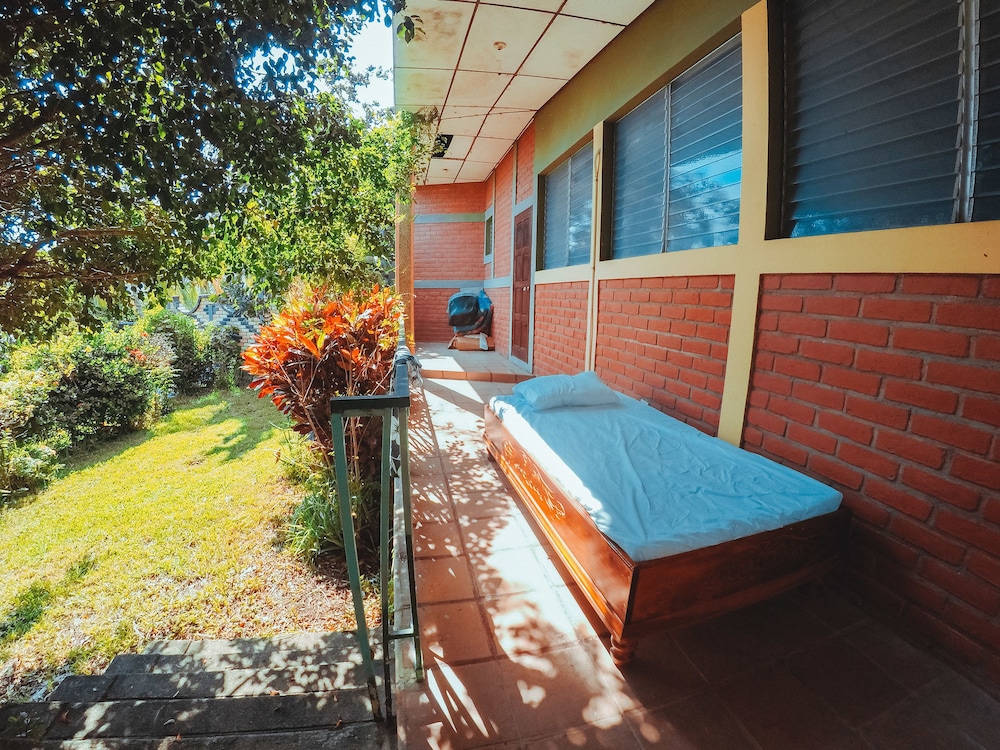 Comfort House, 5 Bedrooms, Non Smoking, Mountain View photo 3