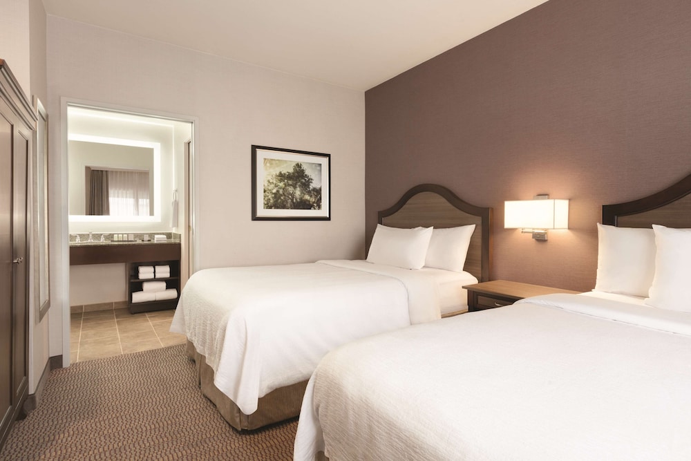 Basic Room, 2 Double Beds, Non Smoking - Photo 3