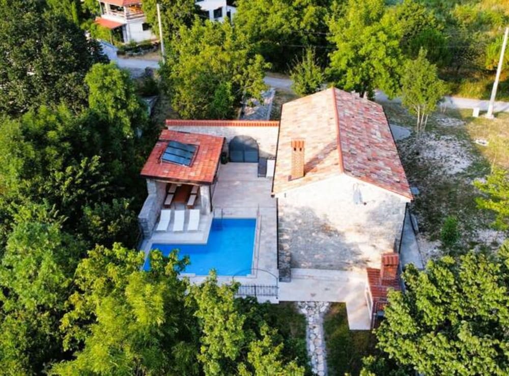 House (Private Oasis with Pool) photo 1