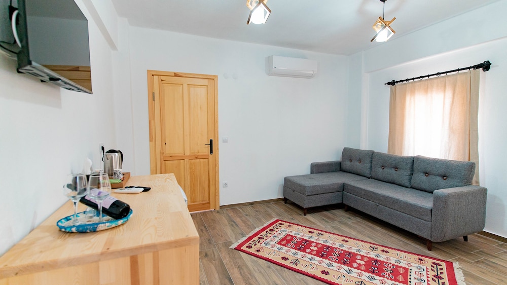 Deluxe Suite photo 1
