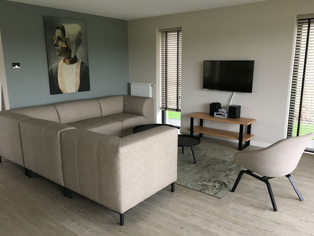 Villa Oesterdam Deluxe | 8 personen photo 3