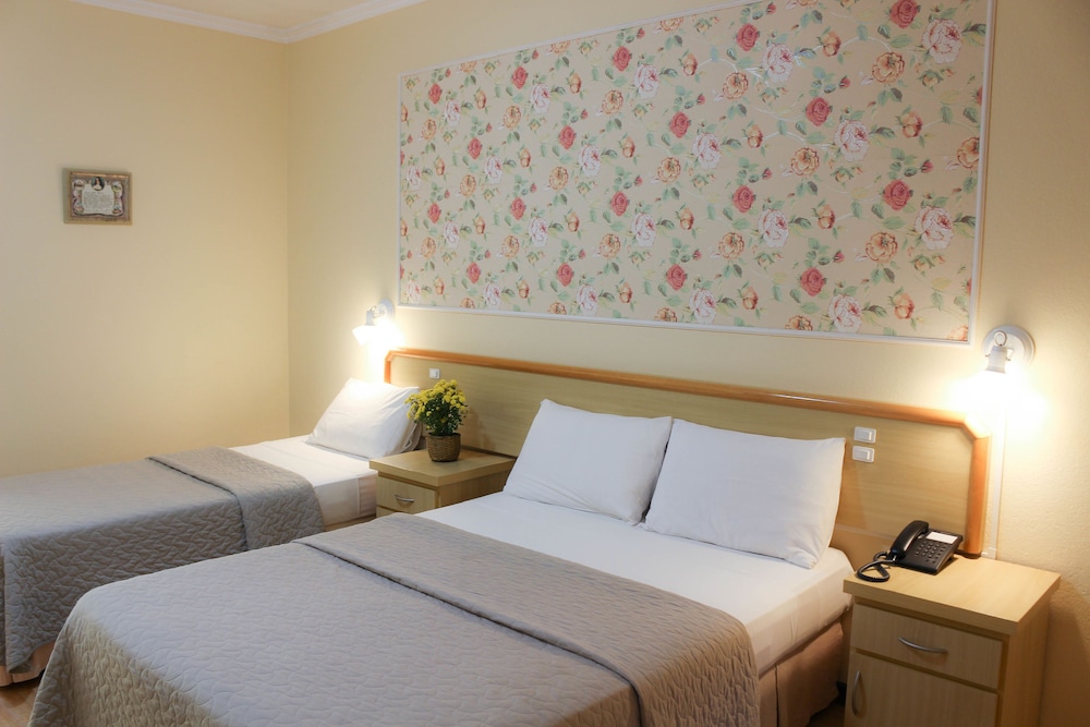 Family Room, Multiple Beds photo 1