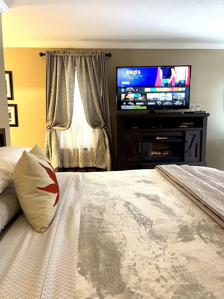 Romantic Room, 1 King Bed, Balcony, Mountainside
