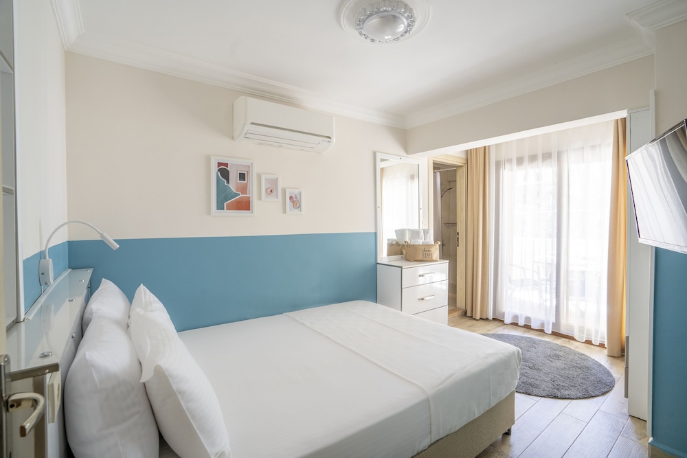 Deluxe Apartment, 2 Bedrooms, Non Smoking, Sea Facing photo 2