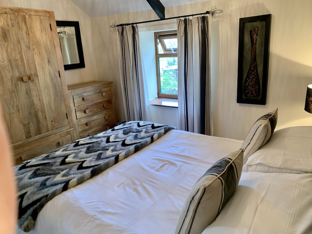 Romantic Apartment, Ensuite (Swallows Nest) photo 3
