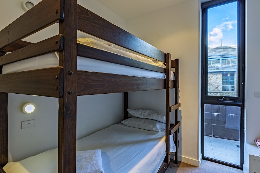 Apartment, 3 Bedrooms (3 Bathrooms) photo 2
