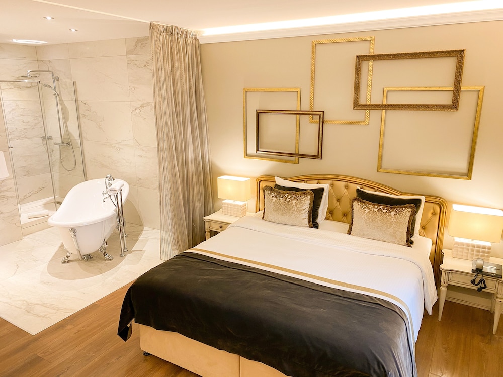 Superior Room - Photo 15