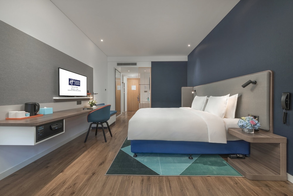 Standard Room, 1 King Bed (Minifridge) - Photo 2