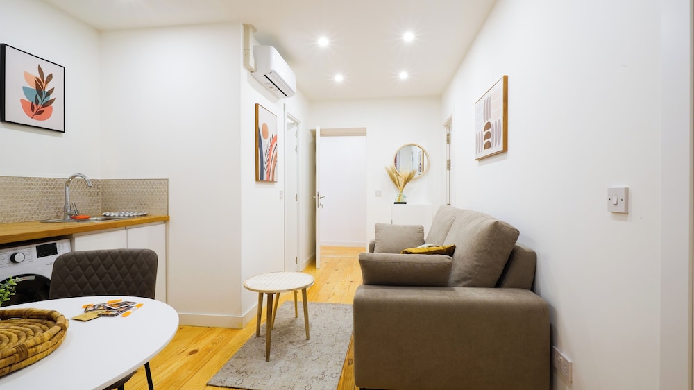 Classic Apartment, 2 Bedrooms, Non Smoking photo 3