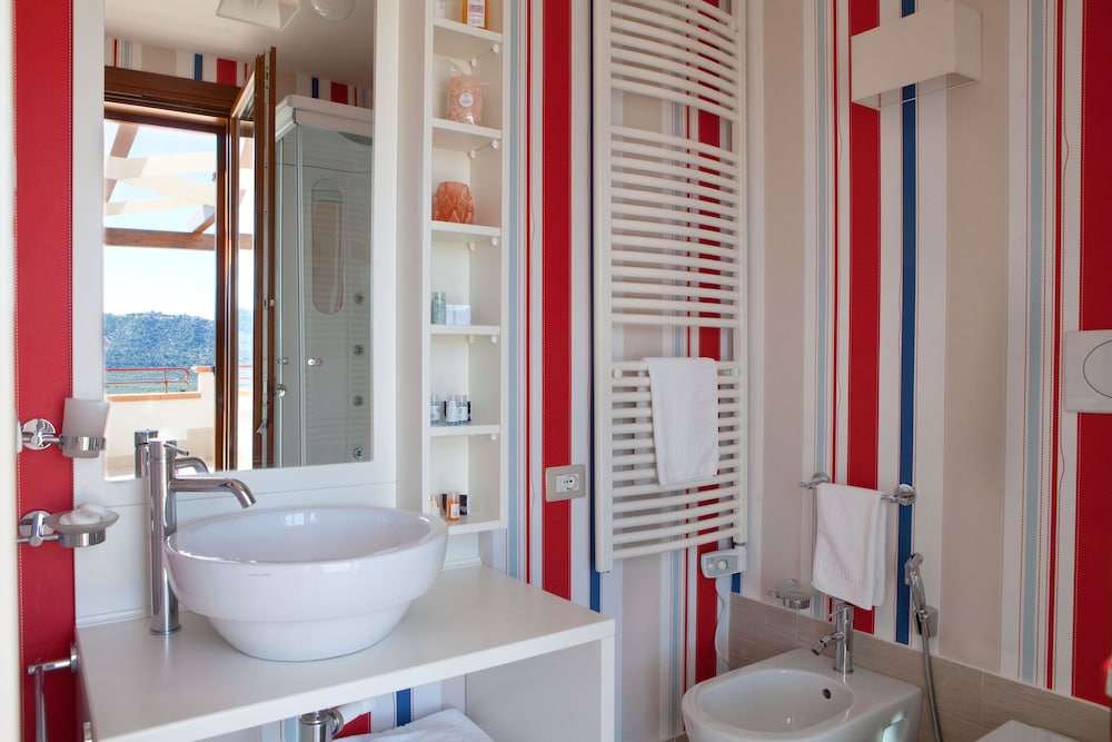 Apartment, 1 Bedroom, Sea View - Photo 3