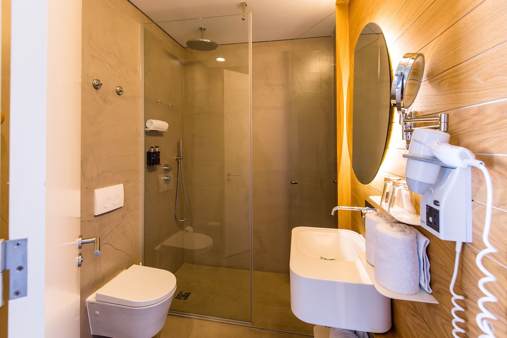 Double Room (Rossio) thumbnail 6