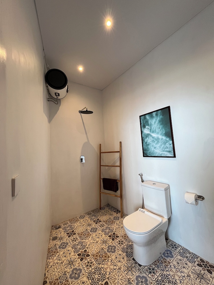 Standard Double Room, 1 King Bed, Balcony, Sea View photo 3