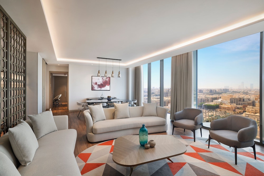 Presidential Suite, 2 Bedrooms, City View thumbnail 6