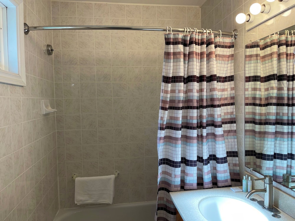 Room, 2 Double Beds, Non Smoking - Photo 2