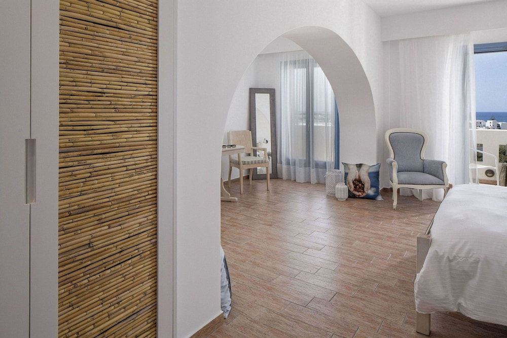 Junior Suite, Sea View, Sea Facing - Photo 2