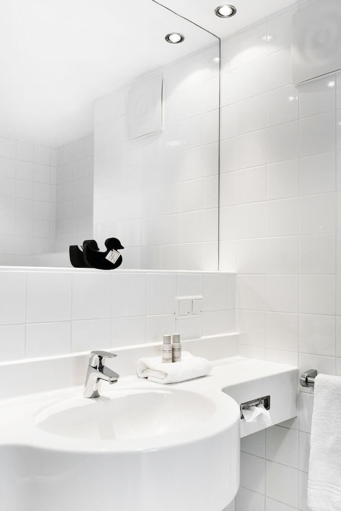 Standard Room (Medium) photo 3