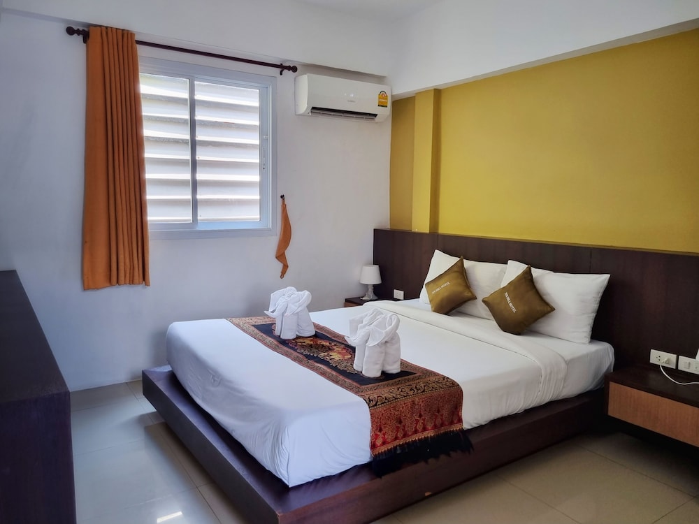 Standard Single Room, 1 King Bed photo 2