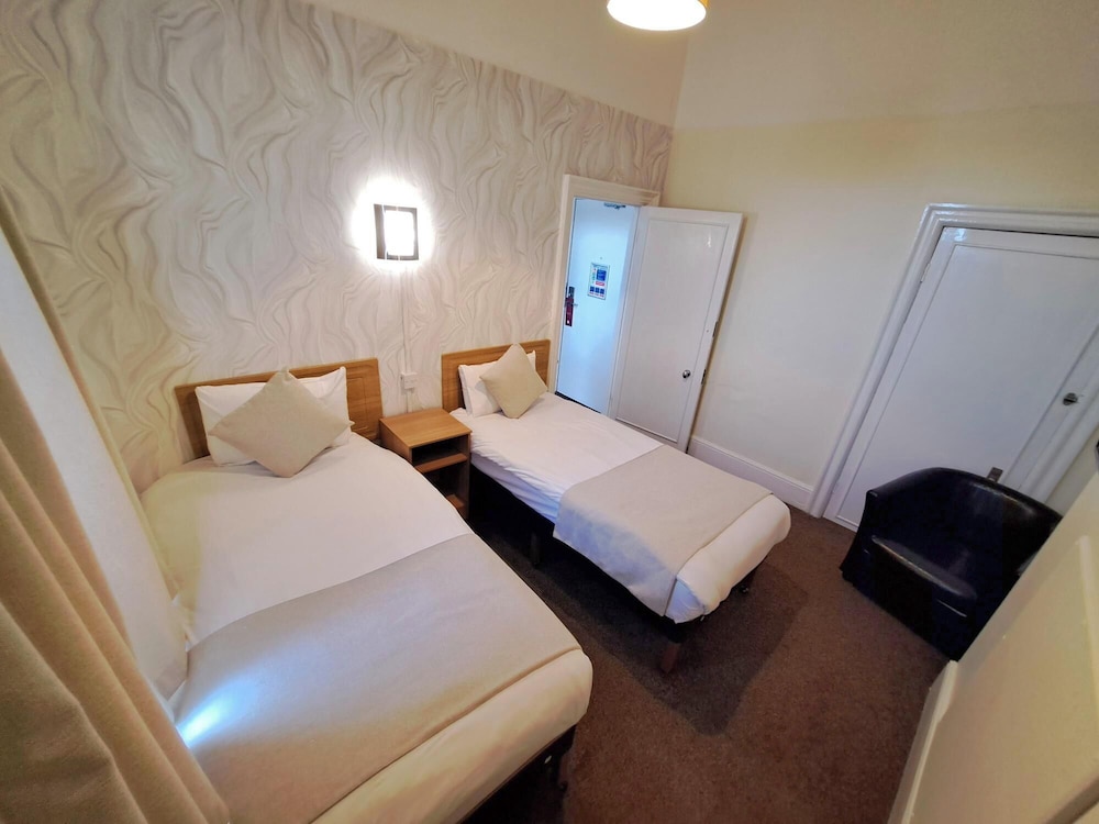 Family Quadruple Room - Photo 2