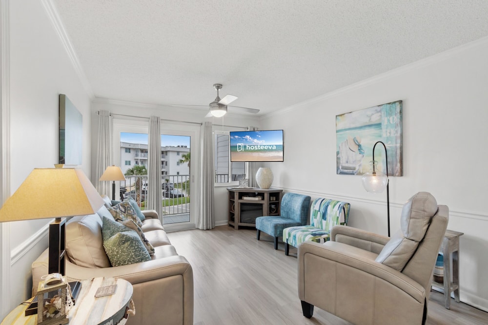 Signature Condo, 2 Bedrooms, Balcony, Beachfront