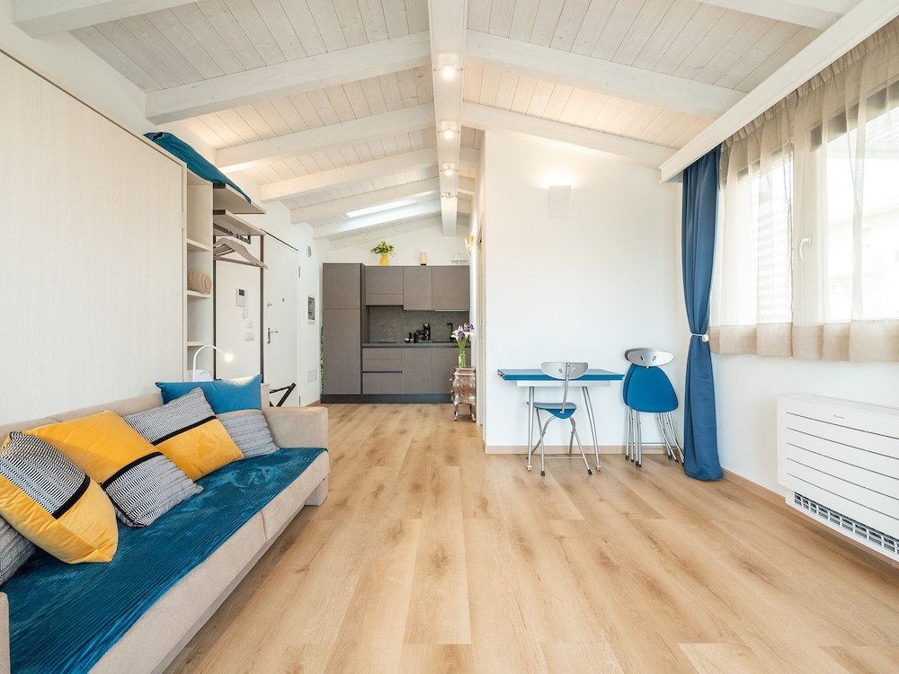 Panoramic Studio