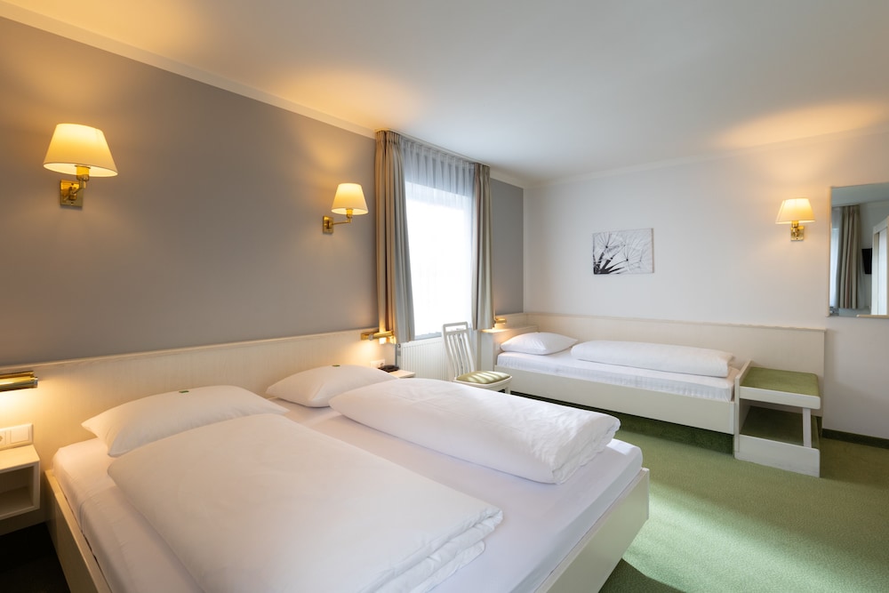 Quadruple room (basement, in the annex) photo 3