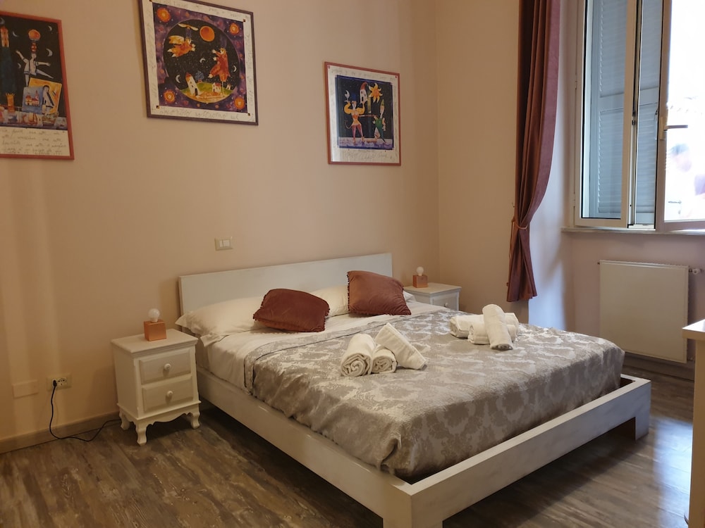 Economy Triple Room, Private Bathroom (External)