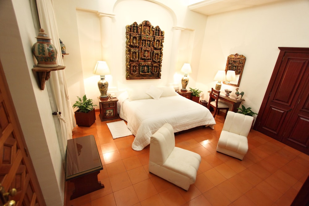 Premium King Room - Photo 1